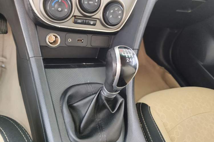 Used Haima Fumei 2014 M5 1.6L Manual Standard Model Gear Lever