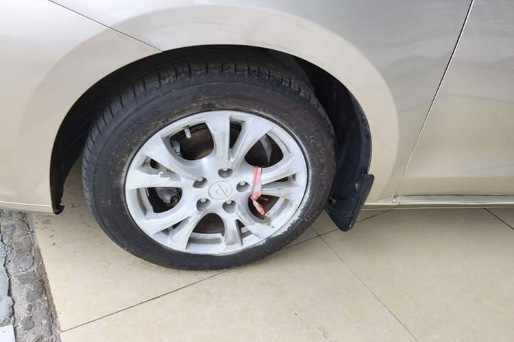 Used Haima Fumei 2014 M5 1.6L Manual Standard Model Left Front Wheel Hub