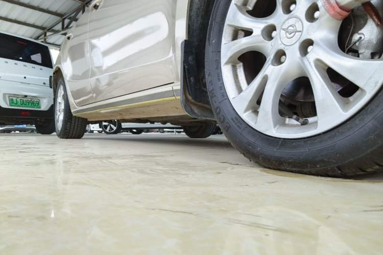 Used Haima Fumei 2014 M5 1.6L Manual Standard Model Right Side Sill