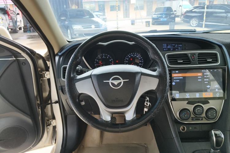 Used Haima Fumei 2014 M5 1.6L Manual Standard Model Steering Wheel