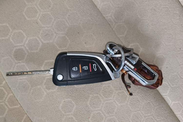 Used Haima Fumei 2014 M5 1.6L Manual Standard Model Vehicle Key