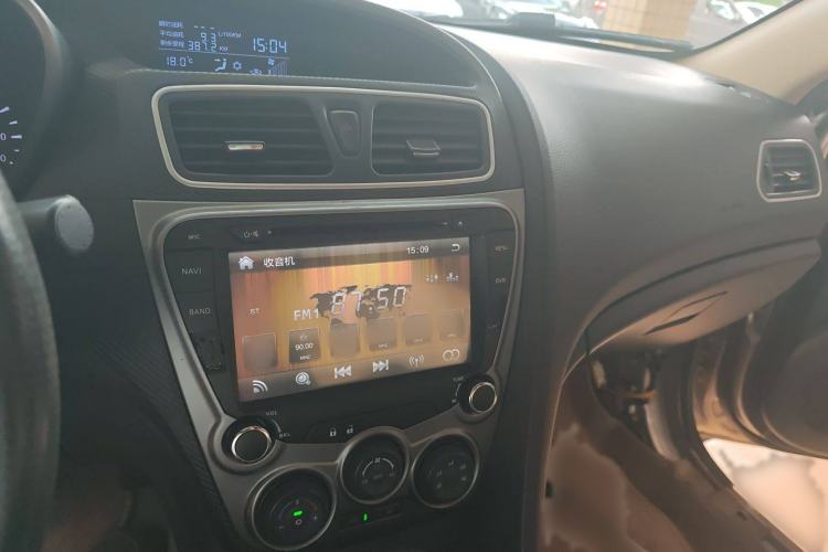 Used Haima Fumei 2014 M5 1.6L Automatic Elite Model Audio And AC Panel