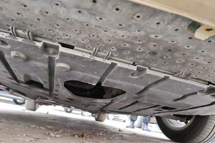 Used Haima Fumei 2014 M5 1.6L Manual Elite Model Chassis Front