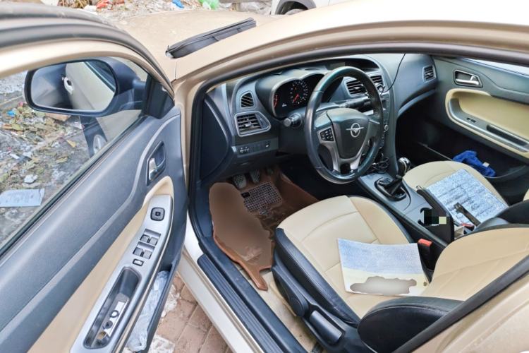 Used Haima Fumei 2014 M5 1.6L Manual Elite Model Driver Seat