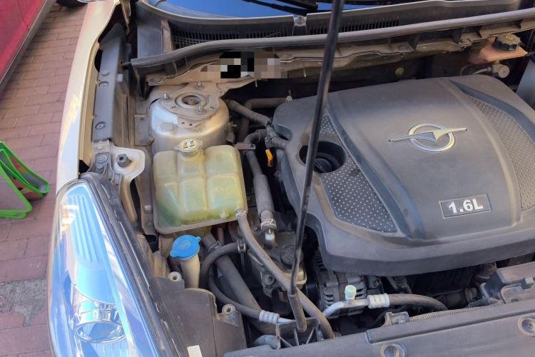Used Haima Fumei 2014 M5 1.6L Manual Elite Model Engine Bay Right