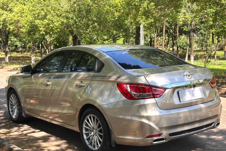 Used Haima Fumei 2014 M5 1.6L Automatic Elite Model Exterior 2