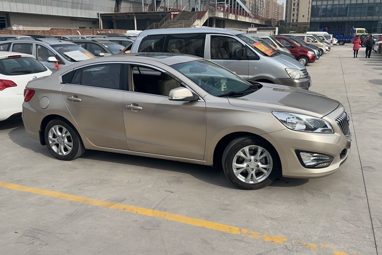 Used Haima Fumei 2014 M5 1.6L Manual Fashion Edition Exterior 2