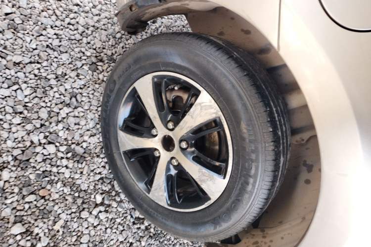 Used Haima Fumei 2014 M5 1.6L Manual Standard Model Exterior 3