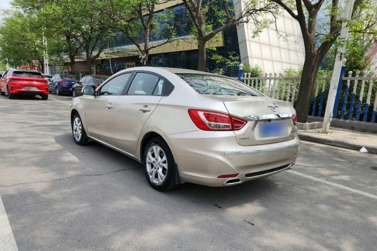 Used Haima Fumei 2014 M5 1.6L Manual Standard Model Exterior 5