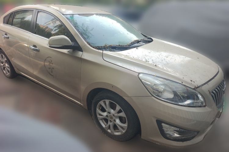 Used Haima Fumei 2014 M5 1.6L Manual Elite Model Front Right 45 Deg