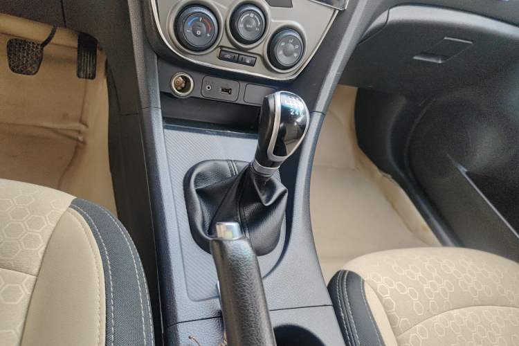 Used Haima Fumei 2014 M5 1.6L Manual Standard Model Gear Lever