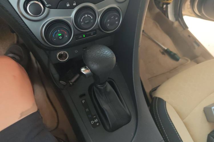 Used Haima Fumei 2014 M5 1.6L Automatic Elite Model Gear Lever