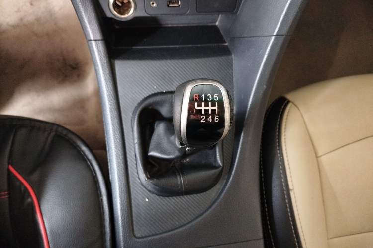 Used Haima Fumei 2014 M5 1.6L Manual Standard Model Gear Lever