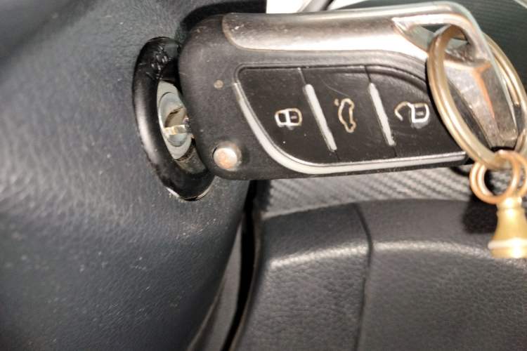 Used Haima Fumei 2014 M5 1.6L Manual Standard Model Interior 1