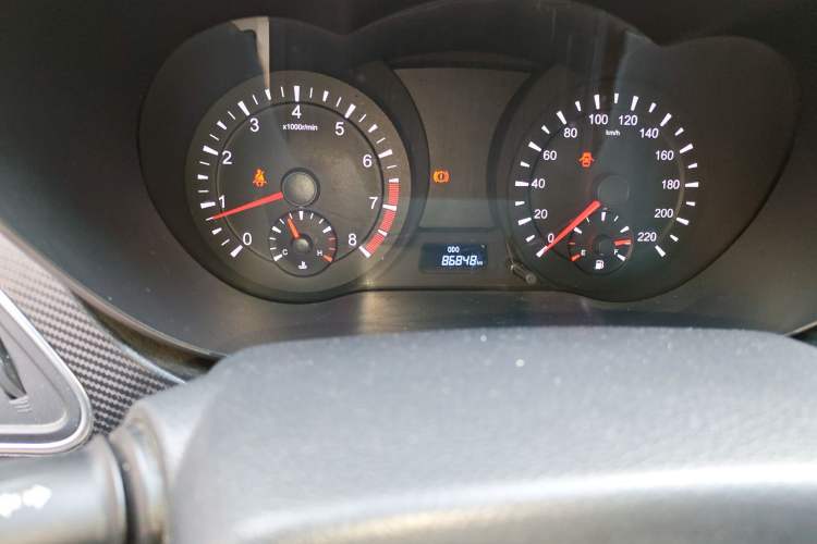 Used Haima Fumei 2014 M5 1.6L Manual Elite Model Odometer Close Up