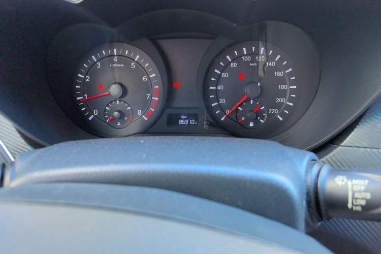 Used Haima Fumei 2014 M5 1.6L Manual Elite Model Odometer Close Up