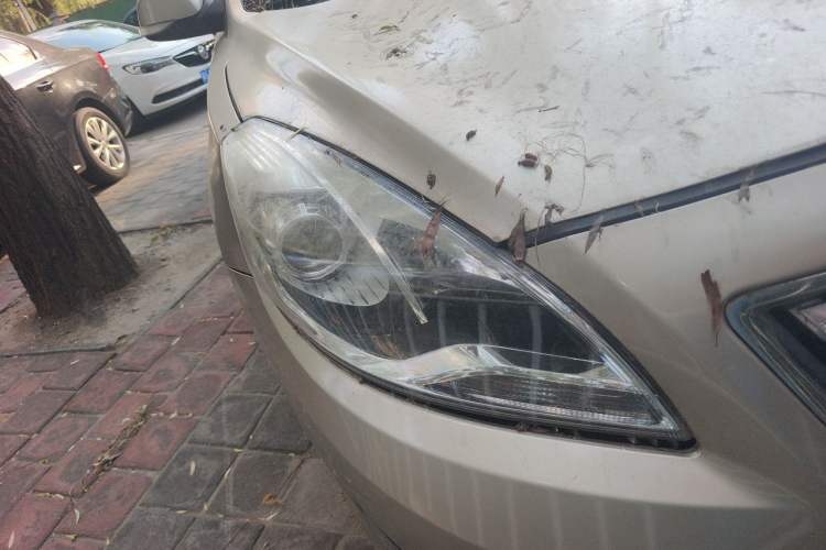Used Haima Fumei 2014 M5 1.6L Manual Elite Model Right Front Headlight