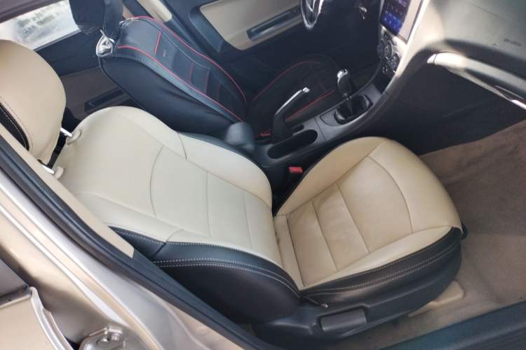 Used Haima Fumei 2014 M5 1.6L Manual Standard Model Right Front Seat