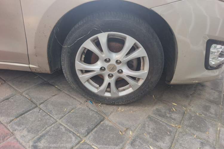 Used Haima Fumei 2014 M5 1.6L Manual Elite Model Right Front Wheel Hub