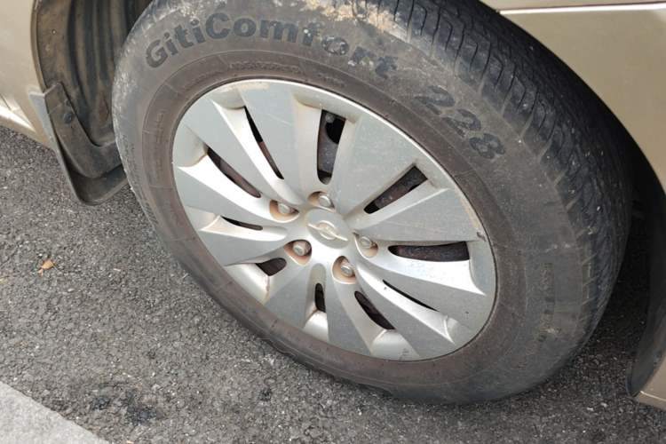 Used Haima Fumei 2014 Sedan 1.6L Manual Fashion Edition Right Front Wheel Hub