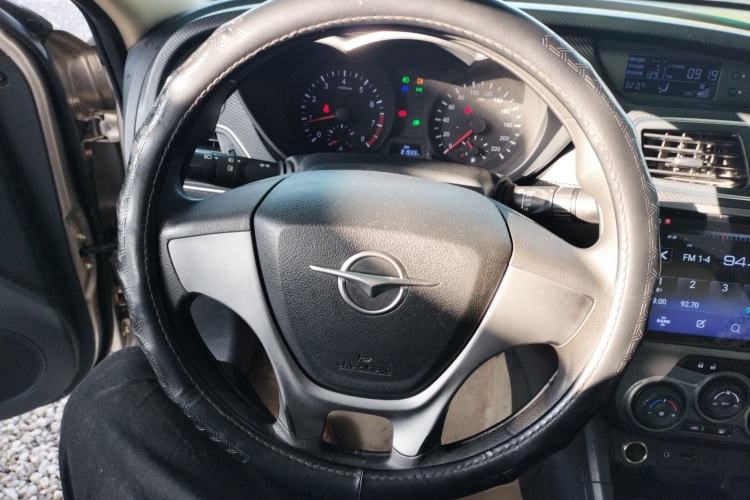 Used Haima Fumei 2014 M5 1.6L Manual Standard Model Steering Wheel
