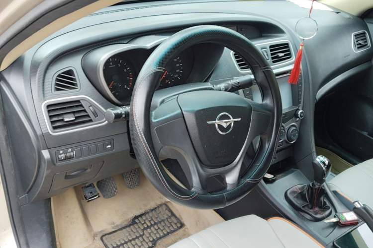 Used Haima Fumei 2014 Sedan 1.6L Manual Fashion Edition Steering Wheel