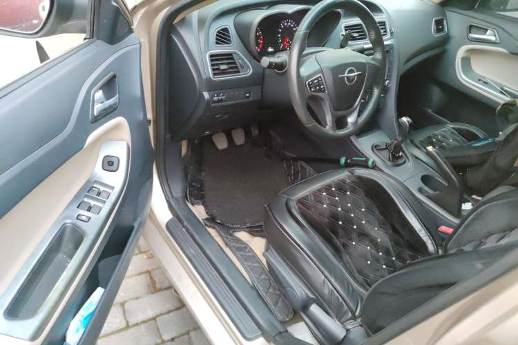 Used Haima Fumei 2014 M5 1.6L Manual Fashion Edition Driver Seat