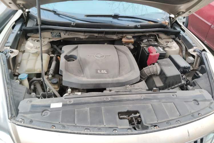 Used Haima Fumei 2014 M5 1.6L Manual Fashion Edition Engine Bay