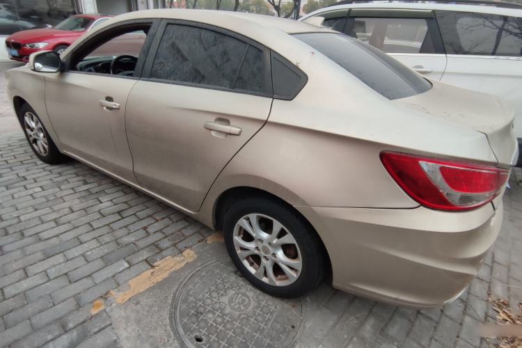 Used Haima Fumei 2014 M5 1.6L Manual Fashion Edition Left Side
