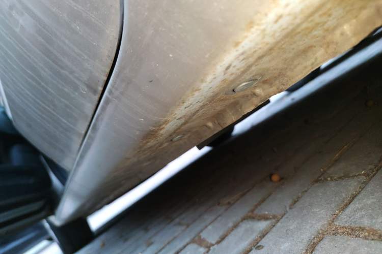 Used Haima Fumei 2014 M5 1.6L Manual Fashion Edition Left Side Sill