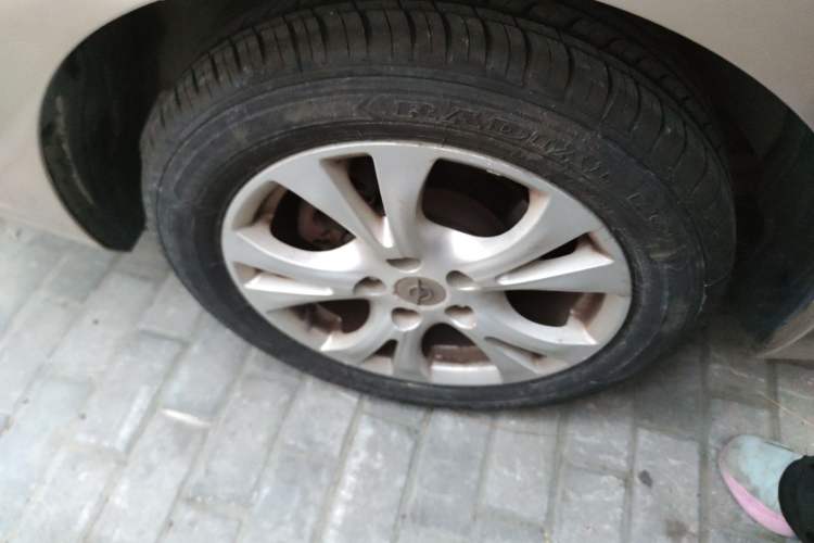 Used Haima Fumei 2014 M5 1.6L Manual Fashion Edition Right Rear Wheel Hub