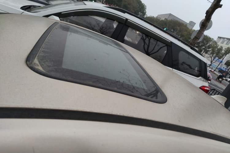 Used Haima Fumei 2014 M5 1.6L Manual Fashion Edition Roof