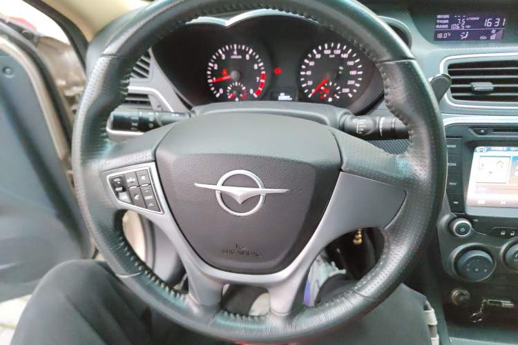 Used Haima Fumei 2014 M5 1.6L Manual Fashion Edition Steering Wheel