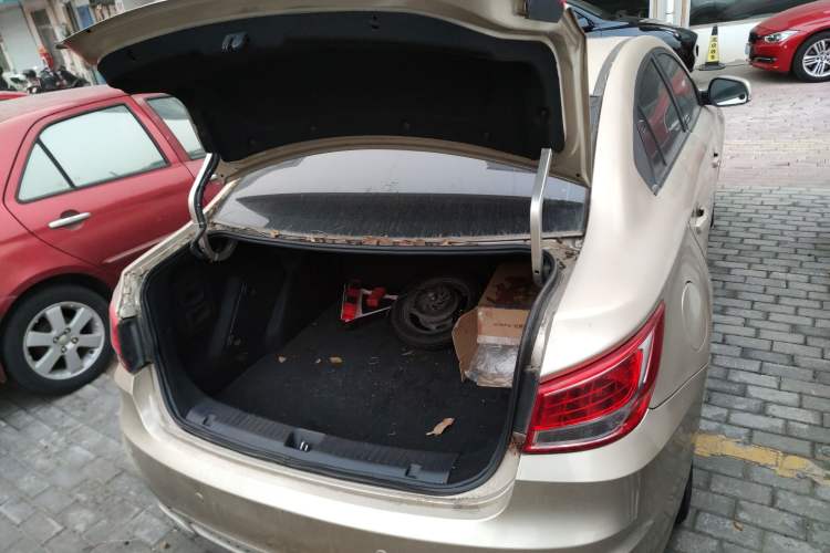 Used Haima Fumei 2014 M5 1.6L Manual Fashion Edition Trunk