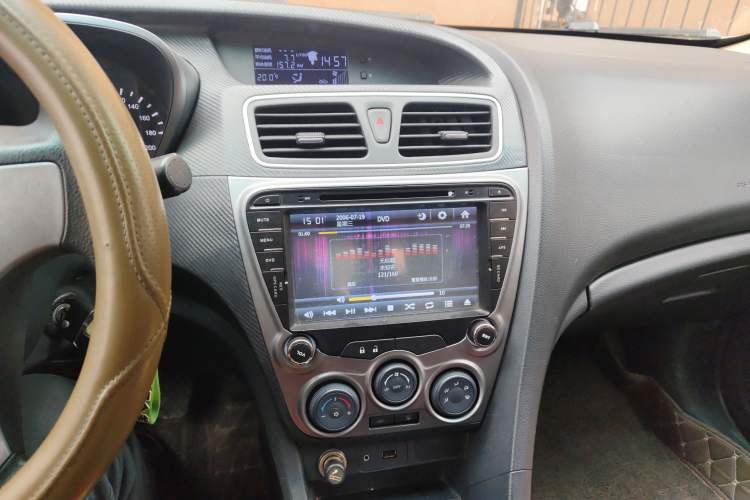 Used Haima Fumei 2014 M5 1.6L Manual Standard Model Audio And AC Panel