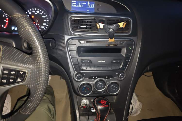 Used Haima Fumei 2014 M5 1.6L Automatic Comfort Model Audio And AC Panel