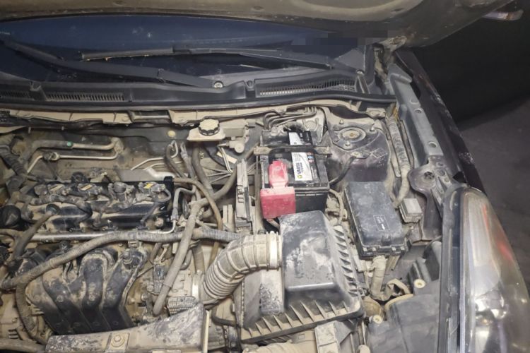 Used Haima Fumei 2014 M5 1.6L Automatic Comfort Model Engine Bay Left