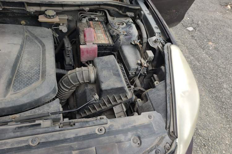 Used Haima Fumei 2014 M5 1.6L Automatic Elite Model Engine Bay Left