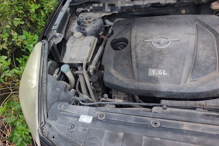 Used Haima Fumei 2014 M5 1.6L Automatic Elite Model Engine Bay Right