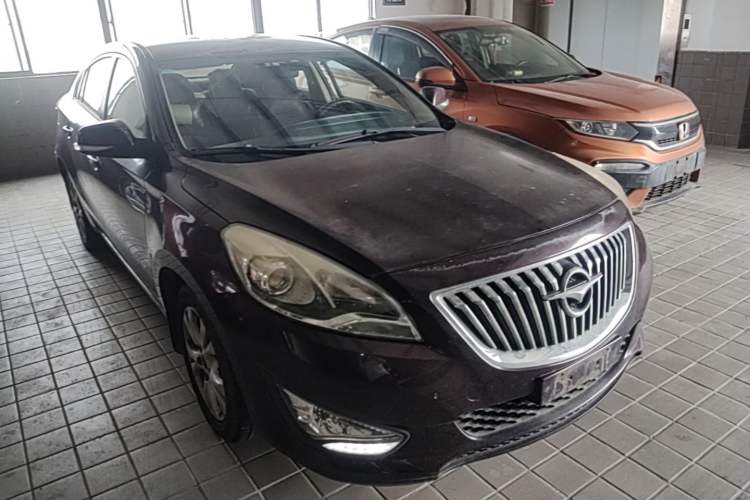 Used Haima Fumei 2014 M5 1.6L Manual Elite Model Front Right 45 Deg
