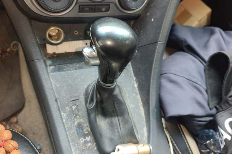 Used Haima Fumei 2014 M5 1.6L Automatic Elite Model Gear Lever