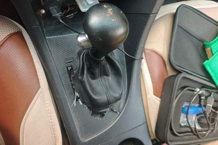 Used Haima Fumei 2014 M5 1.6L Automatic Elite Model Gear Lever