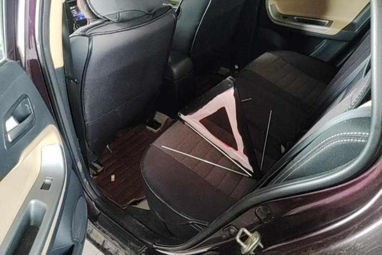 Used Haima Fumei 2014 M5 1.6L Manual Elite Model Left Rear Seat