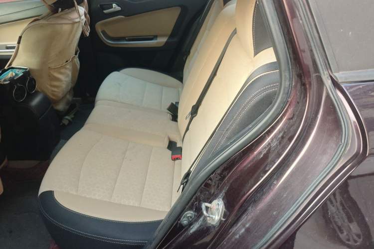 Used Haima Fumei 2014 M5 1.6L Automatic Elite Model Left Rear Seat