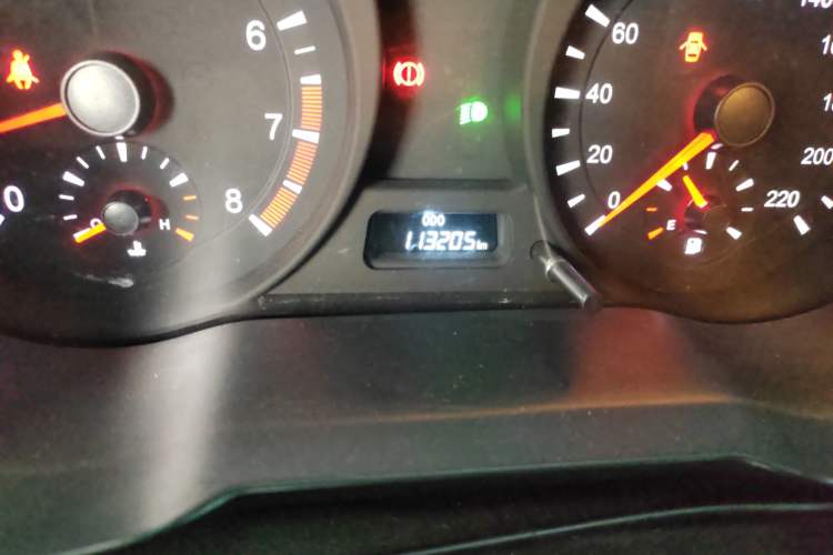 Used Haima Fumei 2014 M5 1.6L Manual Luxury Model Odometer Close Up