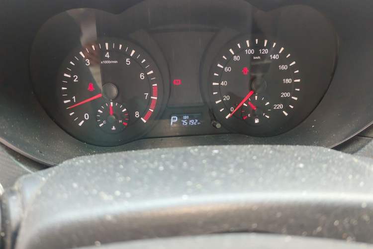 Used Haima Fumei 2014 M5 1.6L Automatic Elite Model Odometer Close Up