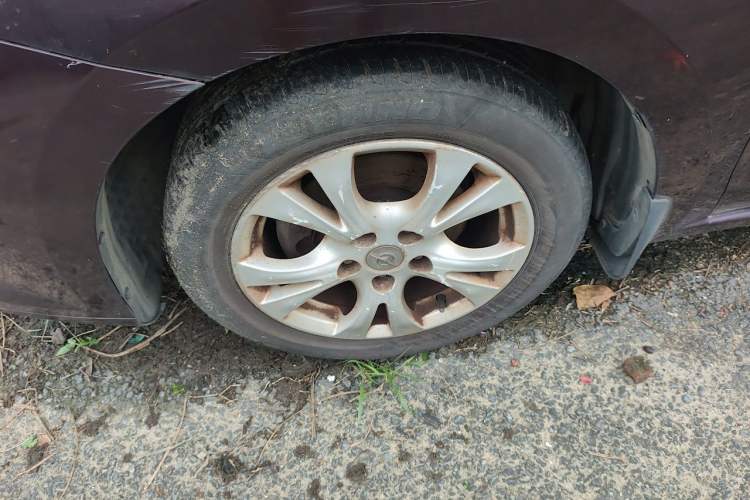 Used Haima Fumei 2014 M5 1.6L Automatic Elite Model Right Front Wheel Hub