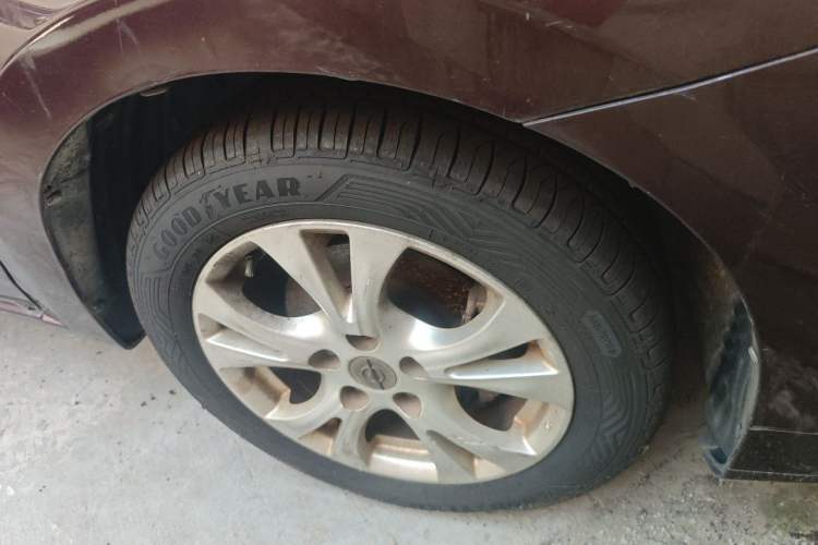 Used Haima Fumei 2014 M5 1.6L Automatic Elite Model Right Front Wheel Hub