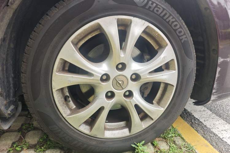 Used Haima Fumei 2014 M5 1.6L Manual Comfort Model Right Front Wheel Hub
