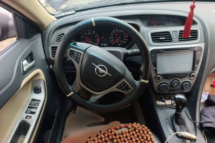 Used Haima Fumei 2014 M5 1.6L Automatic Elite Model Steering Wheel